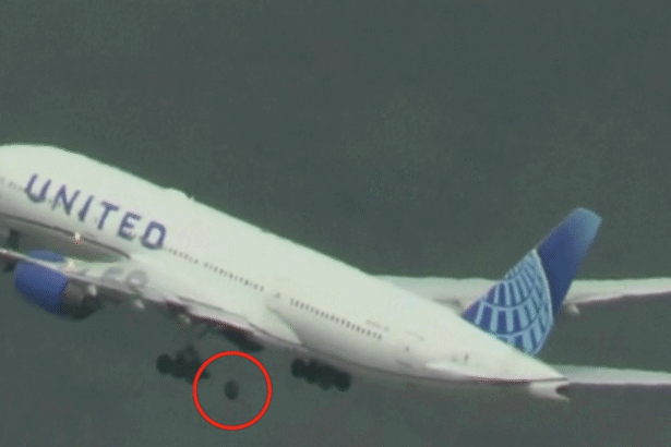 United Airlines Flight UA82 Emergency
